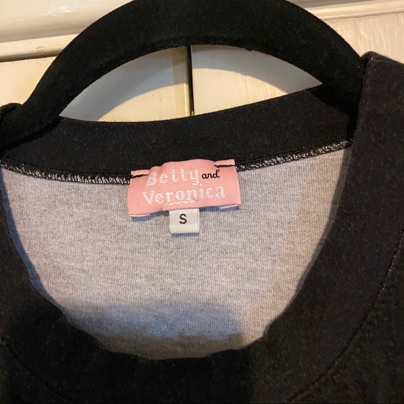 Betty and Veronica Black “Not Yours” CropTop S - Picture 8 of 8